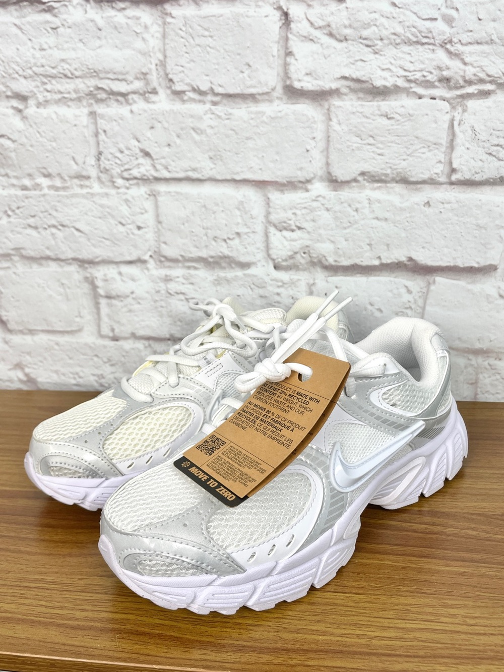 Nike RNR Metallic Silver Chunky White Dad Sneakers Size 8.5